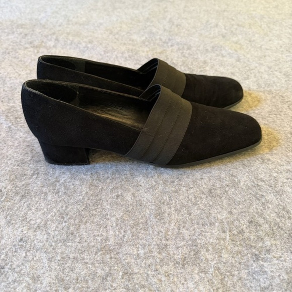 Stuart Weitzman Women's Vintage Gorham Suede Low Block Heel Black Size 8.5 AA